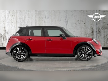 Used MINI Cooper 2024 for sale - 76952777: Photo