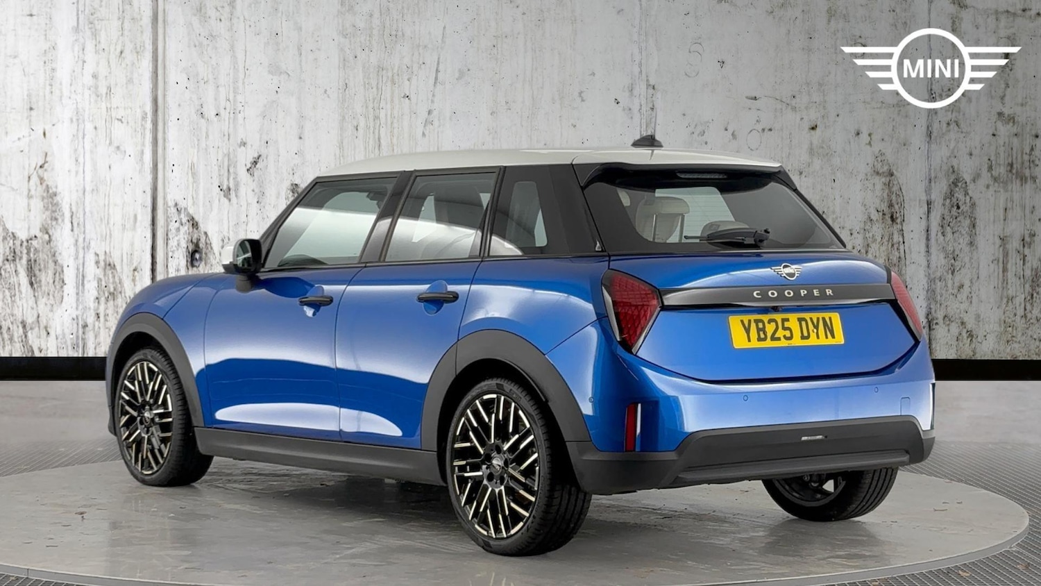 Used MINI Hatch 2025 for sale - 77016212: Photo 2