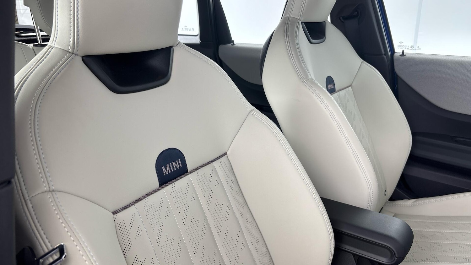 Used MINI Hatch 2025 for sale - 77016212: Photo 41