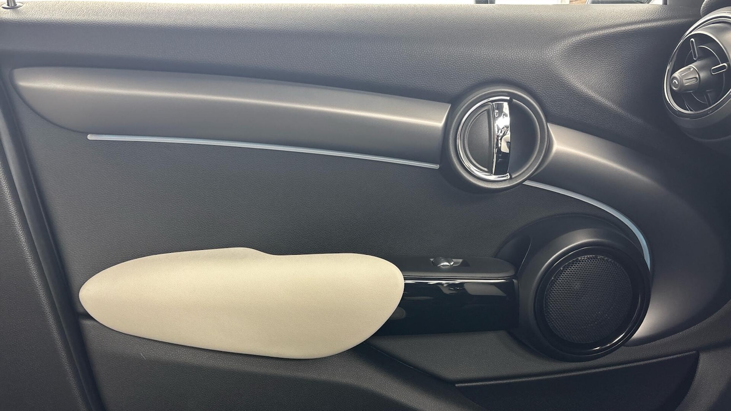 Used MINI Hatch 2024 for sale - 76952484: Photo 32