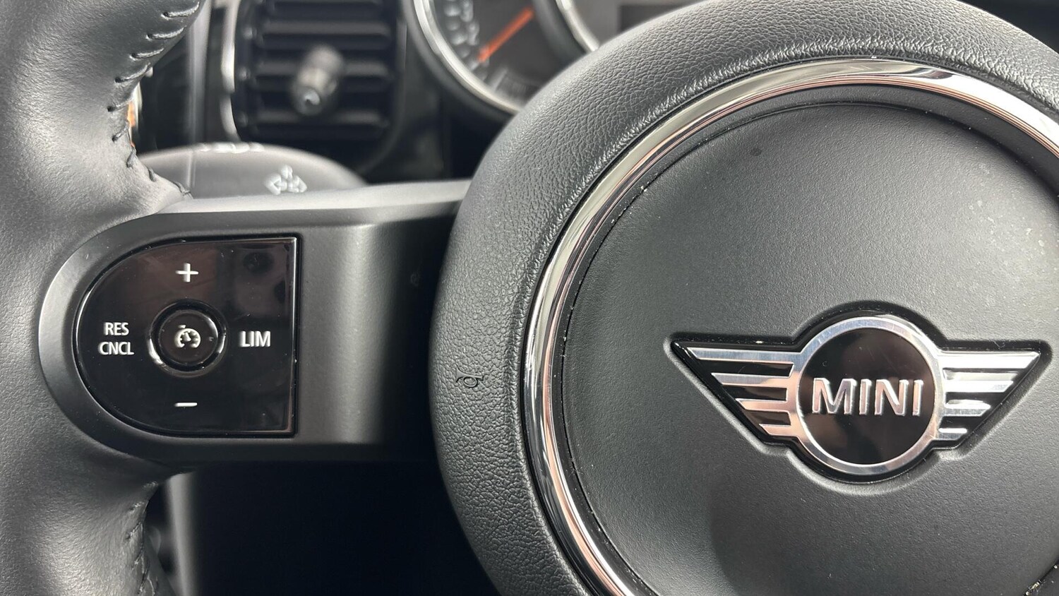 Used MINI Hatch 2022 for sale - 77564600: Photo 17