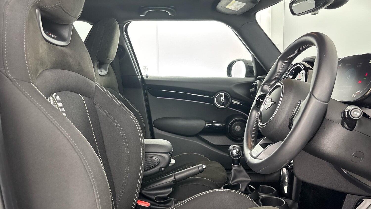 Used MINI Hatch 2023 for sale - 77015504: Photo 11