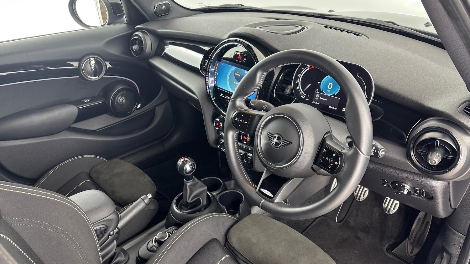 Used MINI Hatch 2023 for sale - 77015504: Photo 6