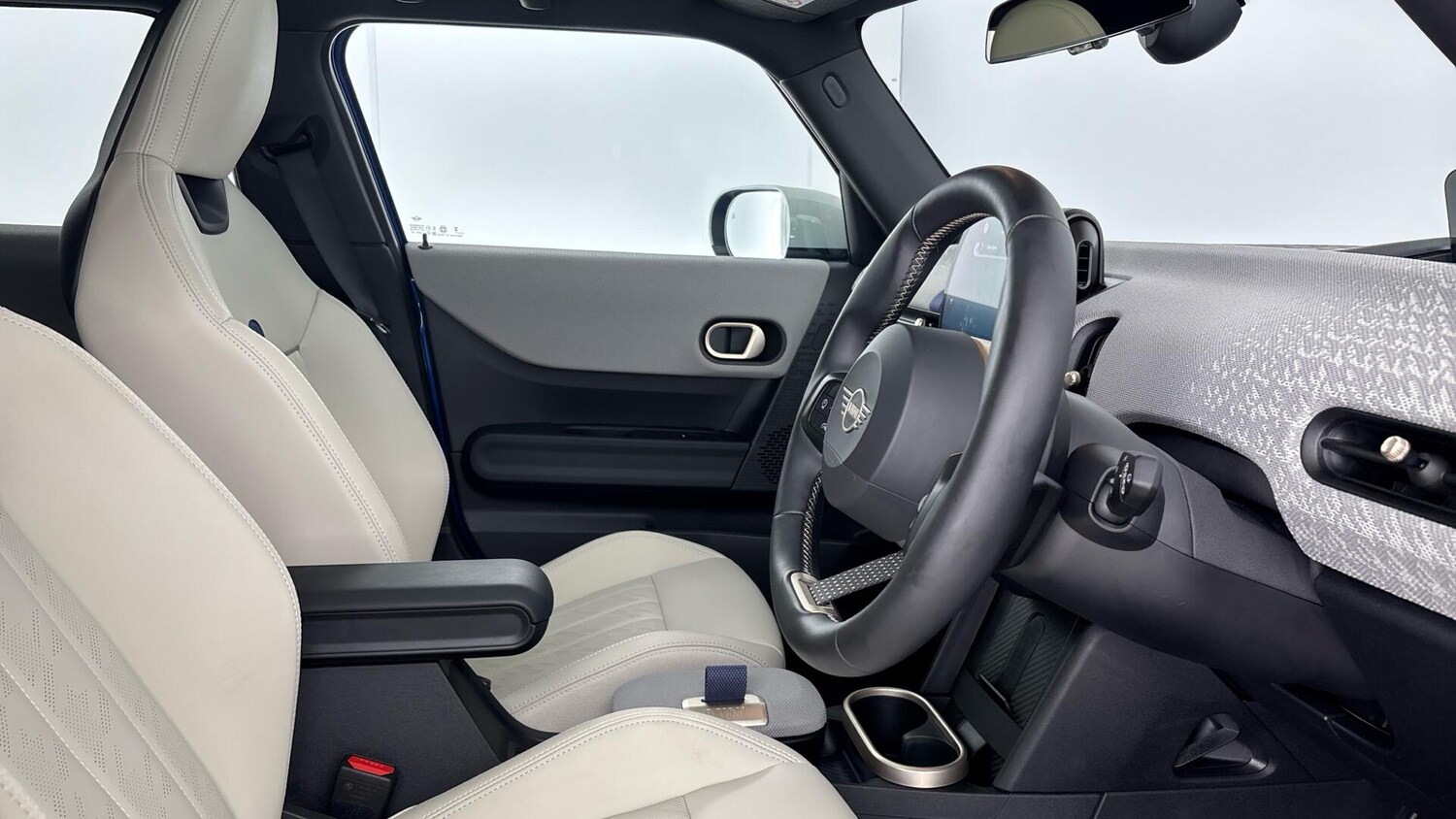 Used MINI Cooper 2025 for sale - 76760052: Photo 11