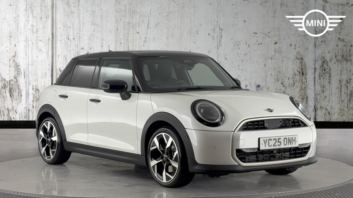 Used MINI Cooper 2025 for sale - 76760053: Photo 1