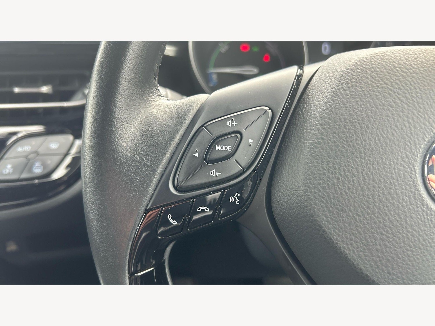 Used Toyota C-HR 2023 for sale - 78019771: Photo 31