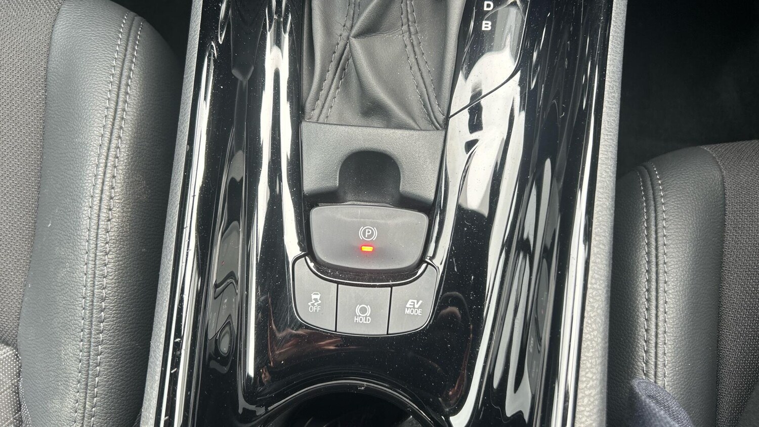 Used Toyota C-HR 2023 for sale - 78019771: Photo 36