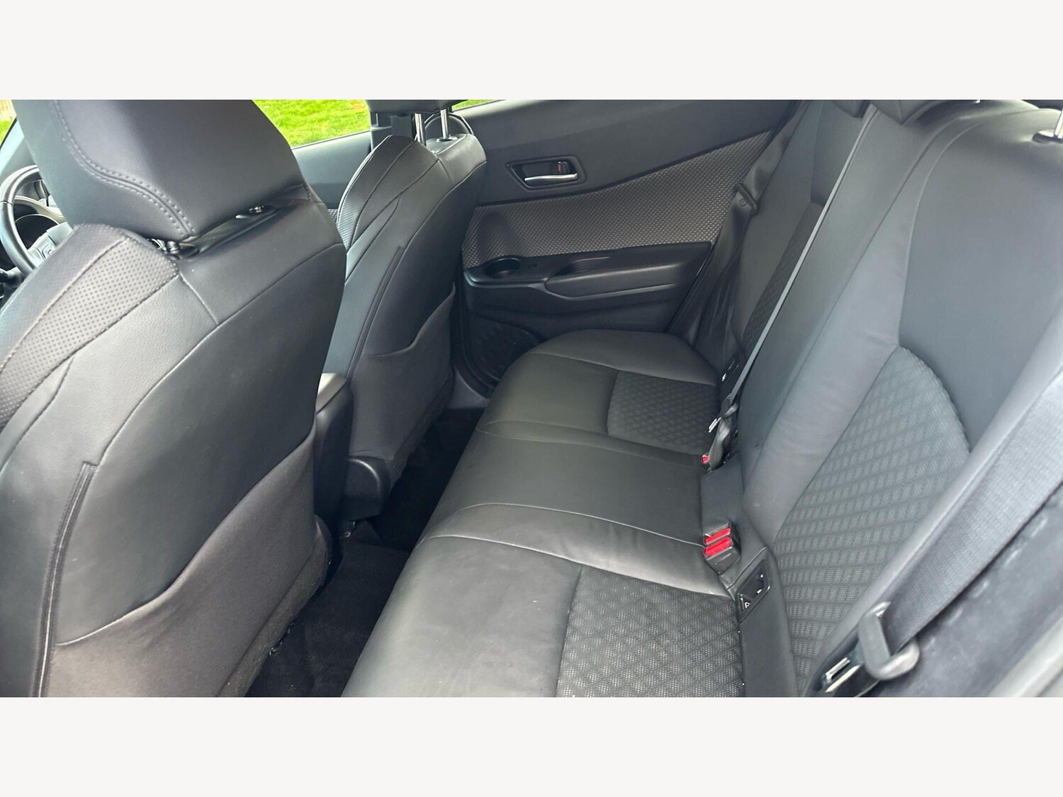 Used Toyota C-HR for sale - 77939546: Photo 15