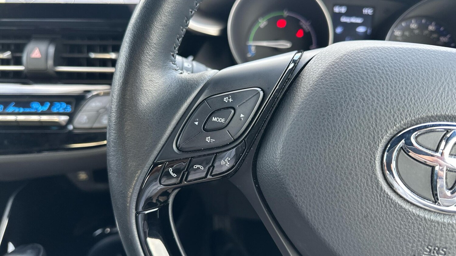 Used Toyota C-HR for sale - 77939546: Photo 32