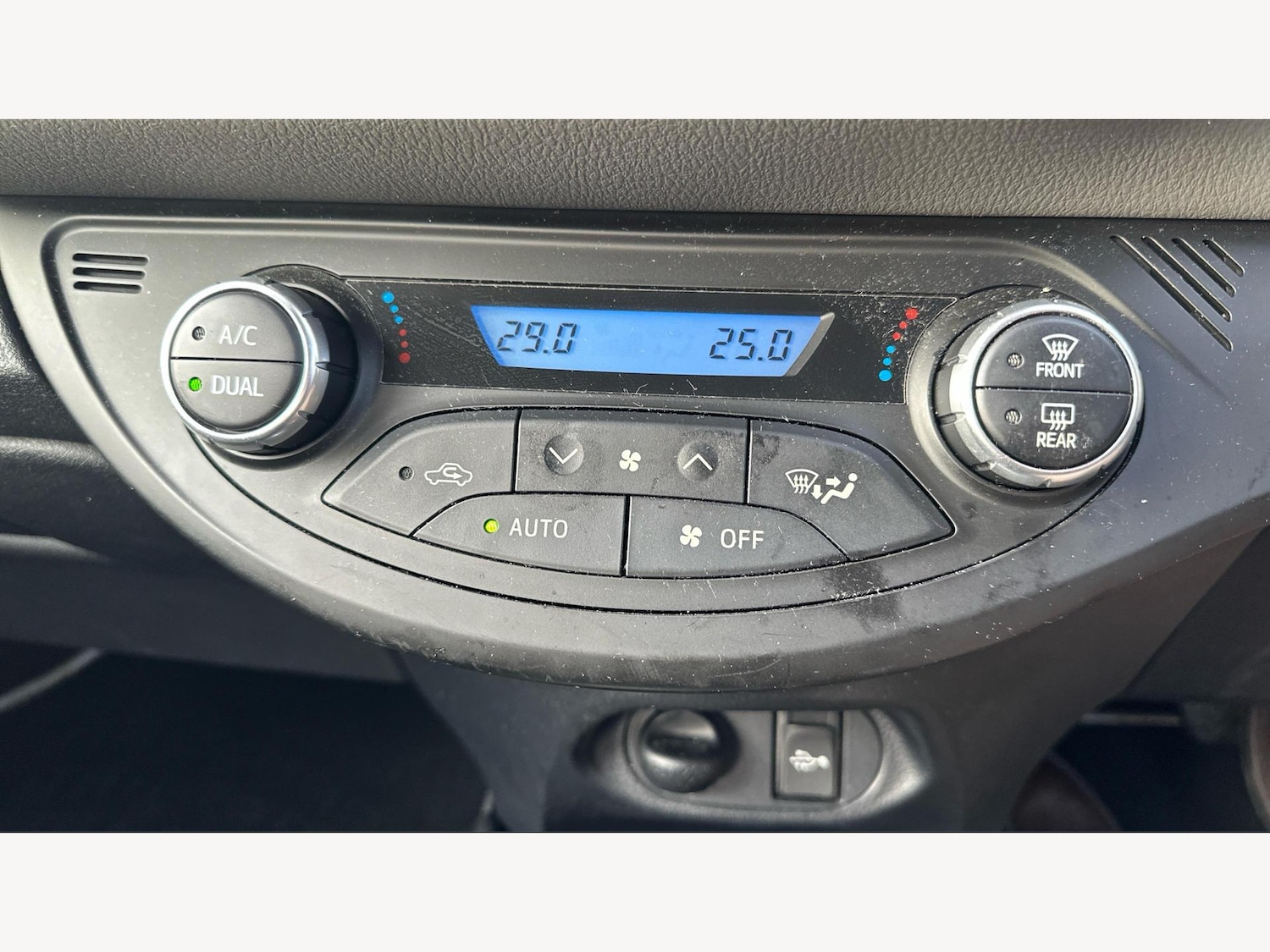 Used Toyota Yaris 2018 for sale - 76855900: Photo 22