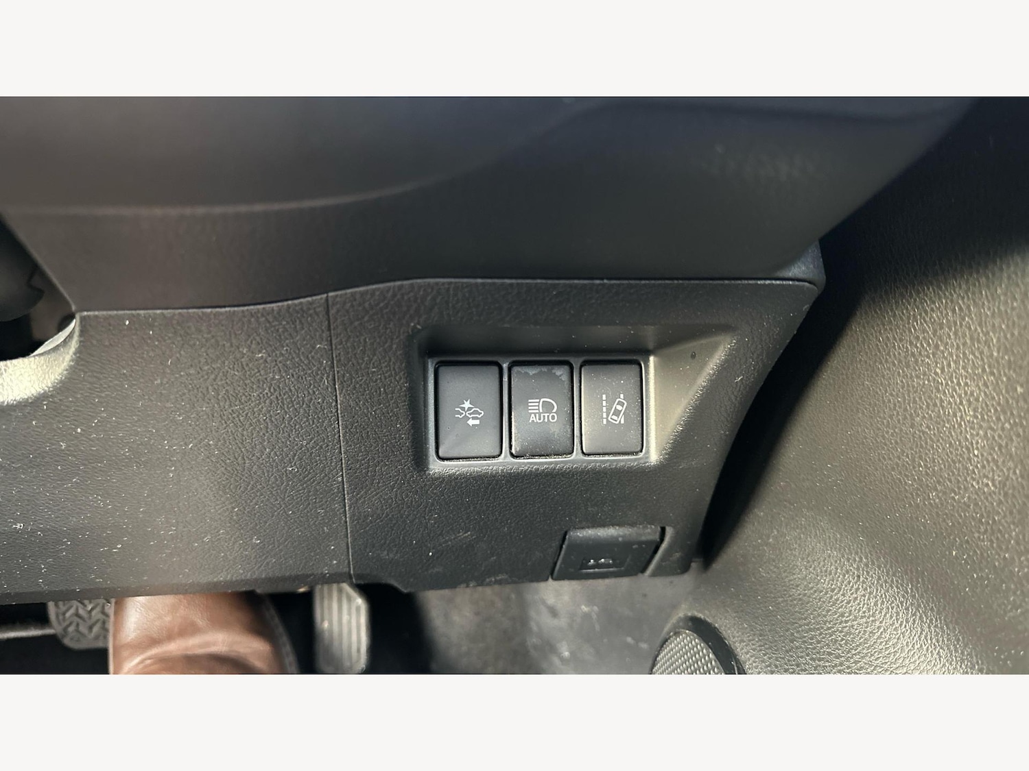 Used Toyota Yaris 2018 for sale - 76855900: Photo 27