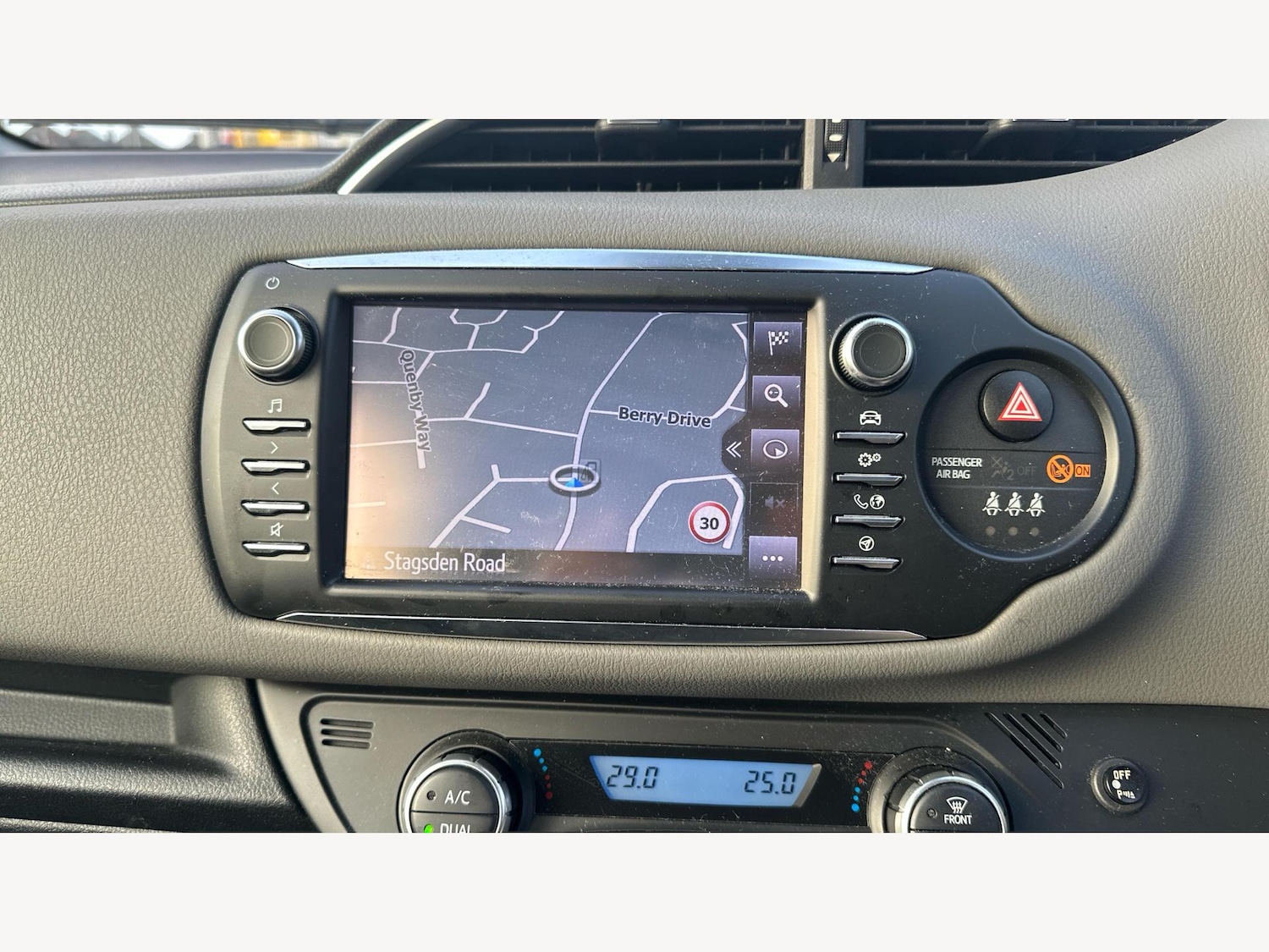 Used Toyota Yaris 2018 for sale - 76855900: Photo 9