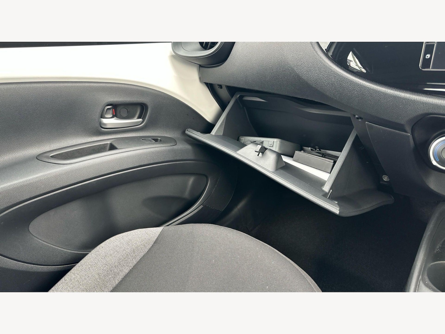 Used Toyota Aygo X 2024 for sale - 78184575: Photo 37