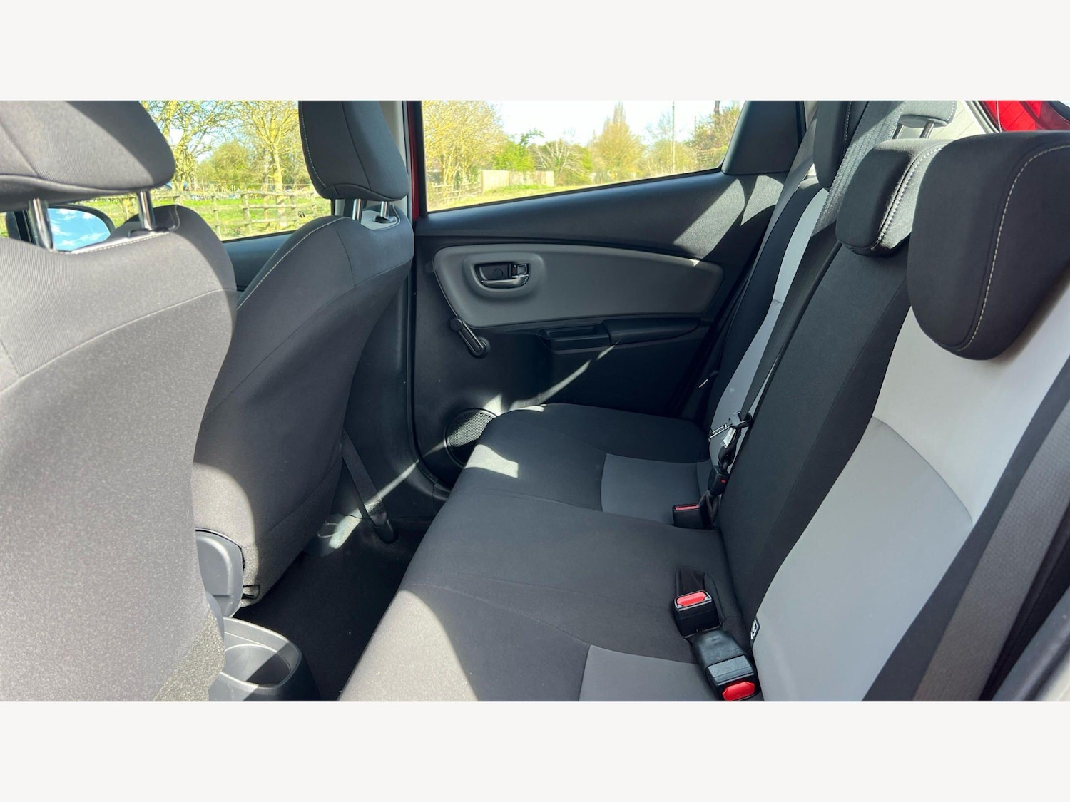 Used Toyota Yaris 2018 for sale - 78047580: Photo 15
