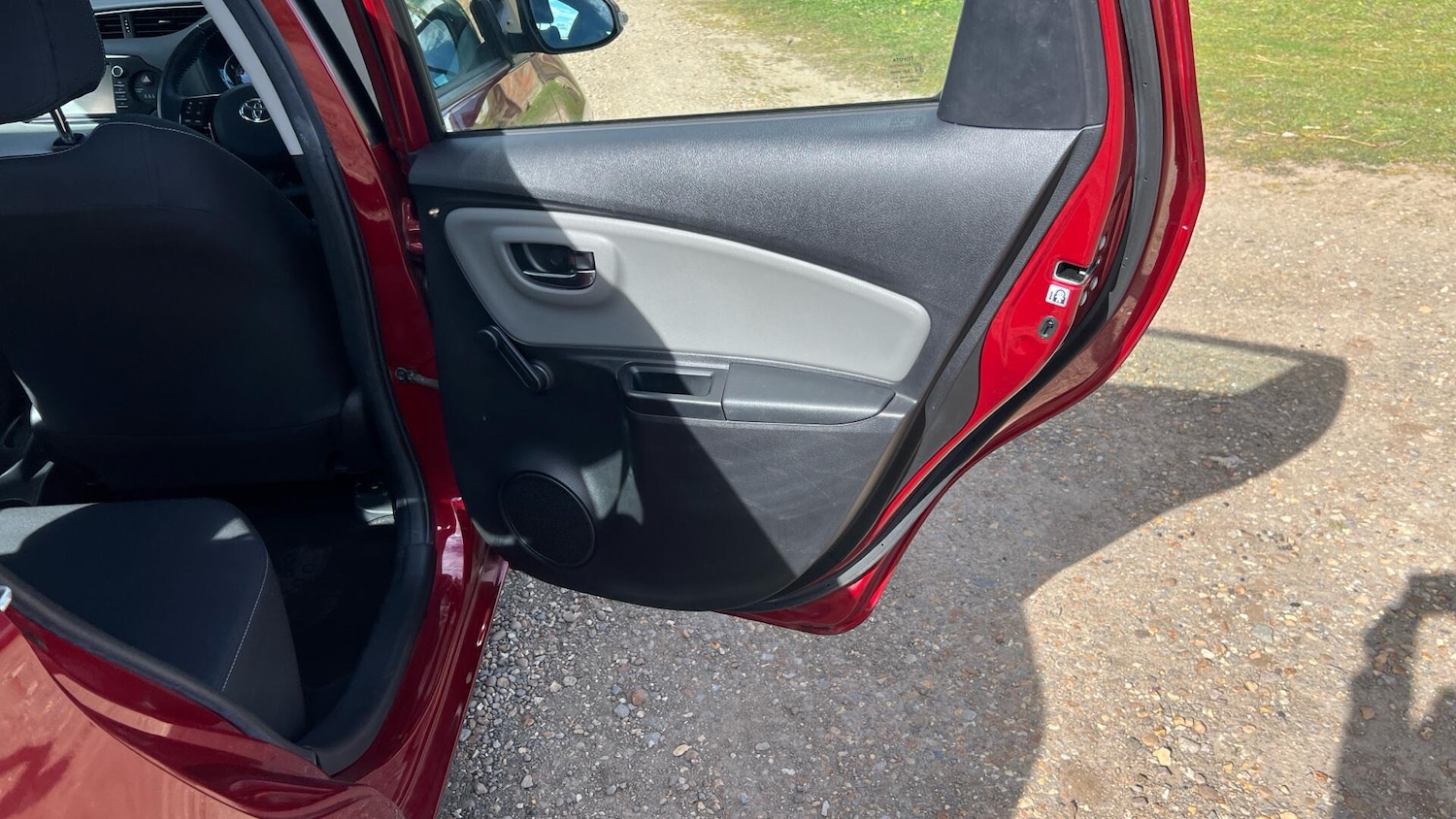 Used Toyota Yaris 2018 for sale - 78047580: Photo 41