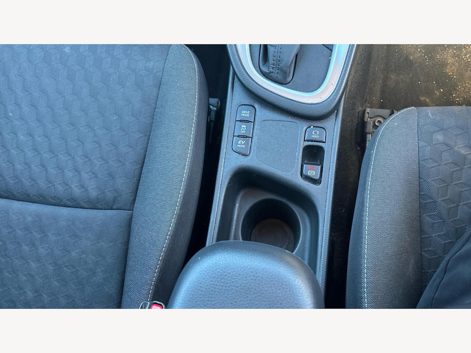 Used Toyota Yaris 2022 for sale - 76441124: Photo 34