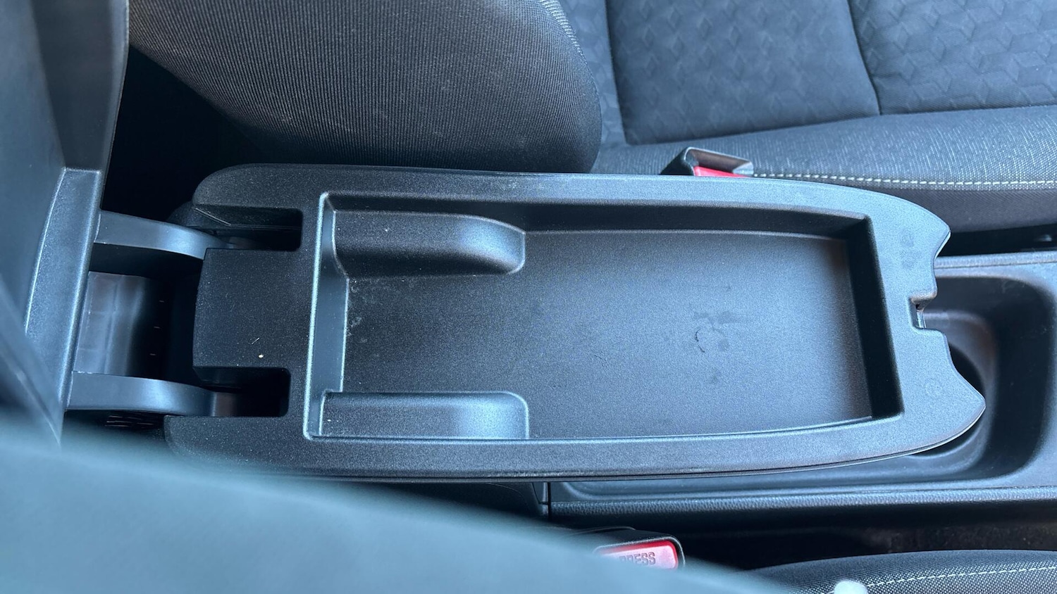 Used Toyota Yaris 2022 for sale - 76441124: Photo 35