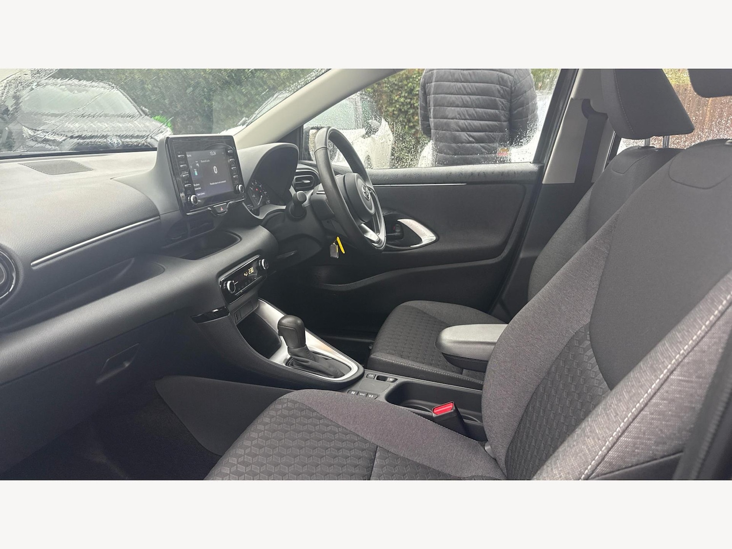 Used Toyota Yaris 2022 for sale - 76849753: Photo 12