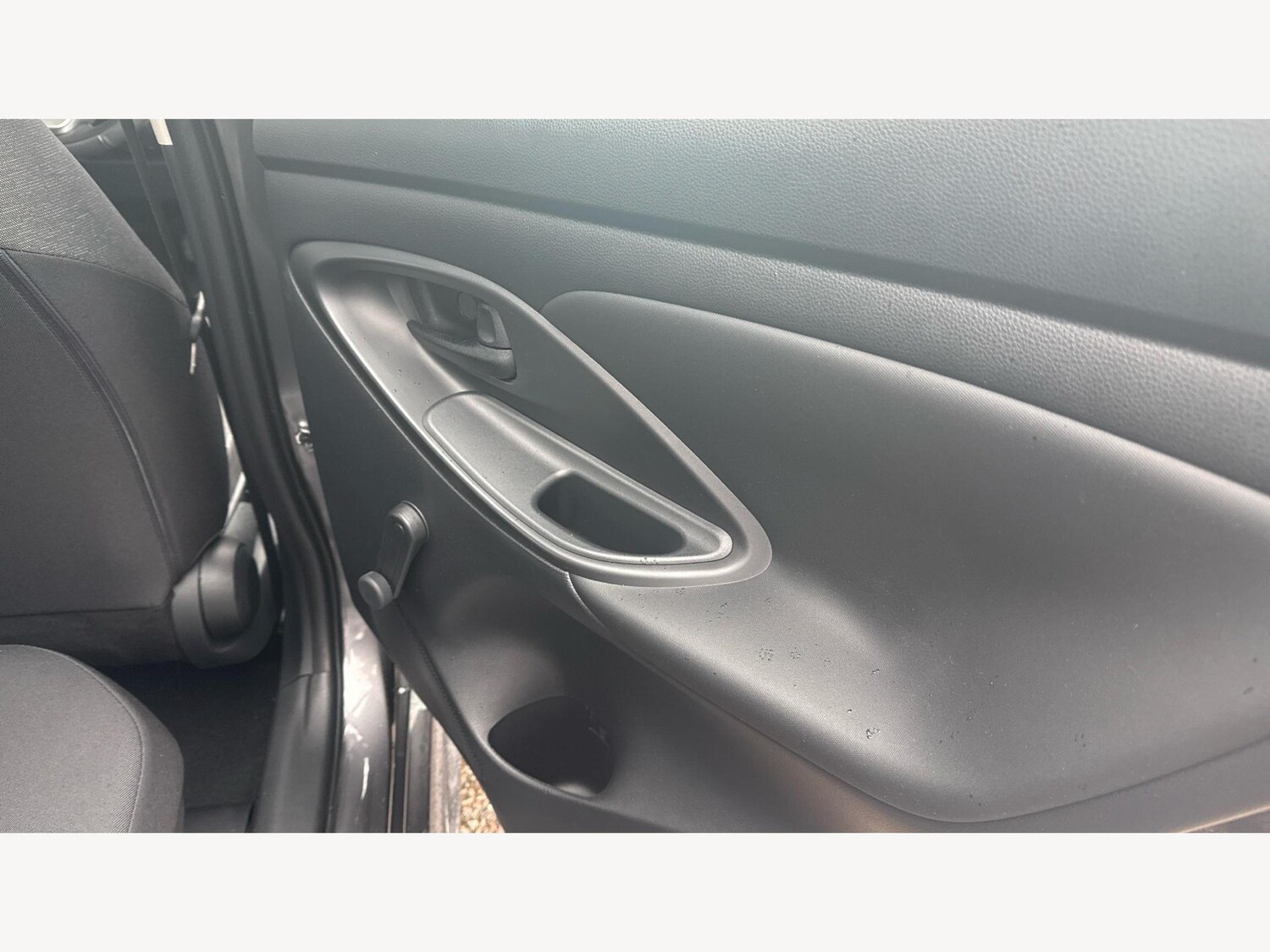 Used Toyota Yaris 2022 for sale - 76849753: Photo 32