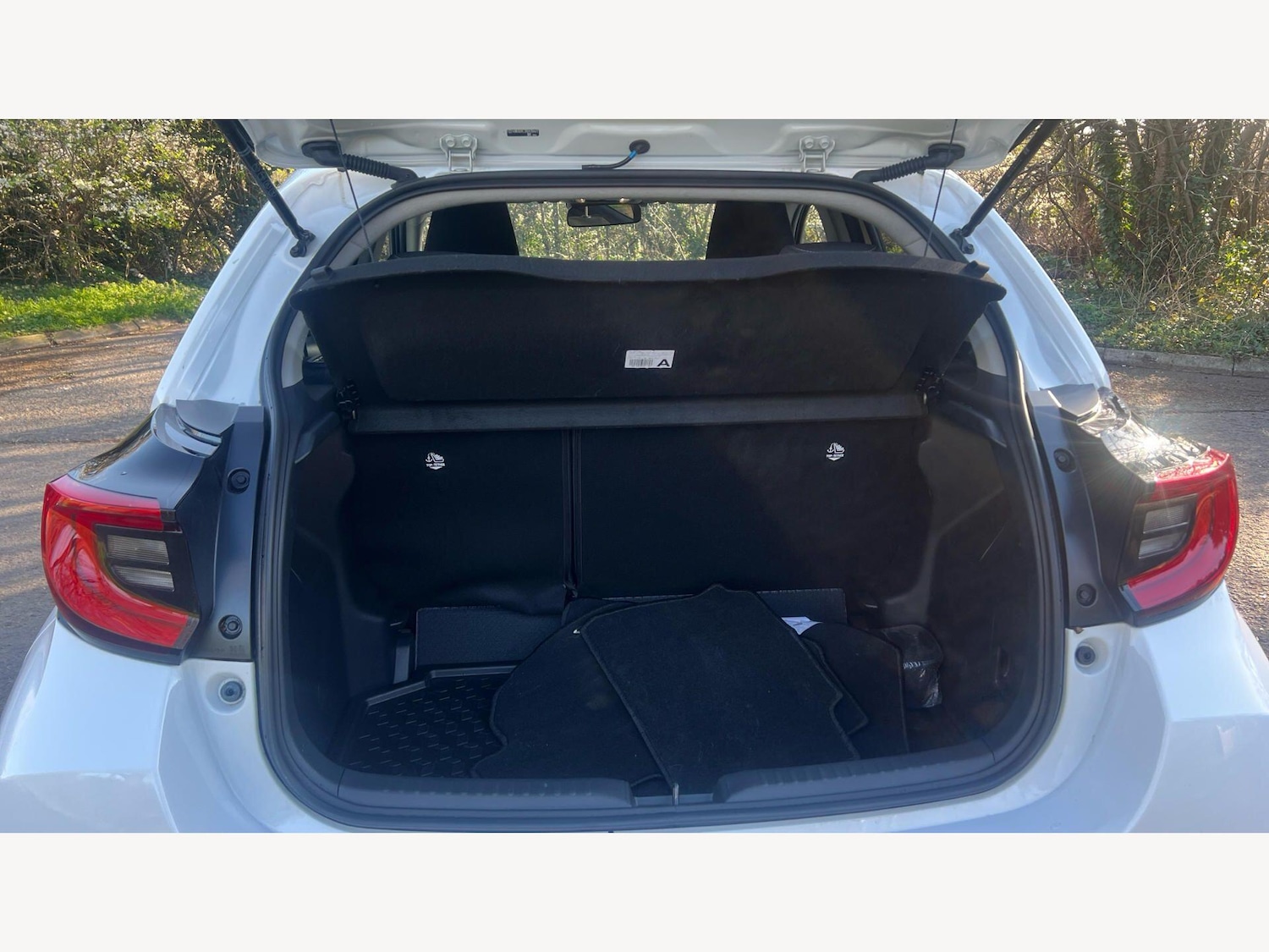 Used Toyota Yaris for sale - 78135873: Photo 16