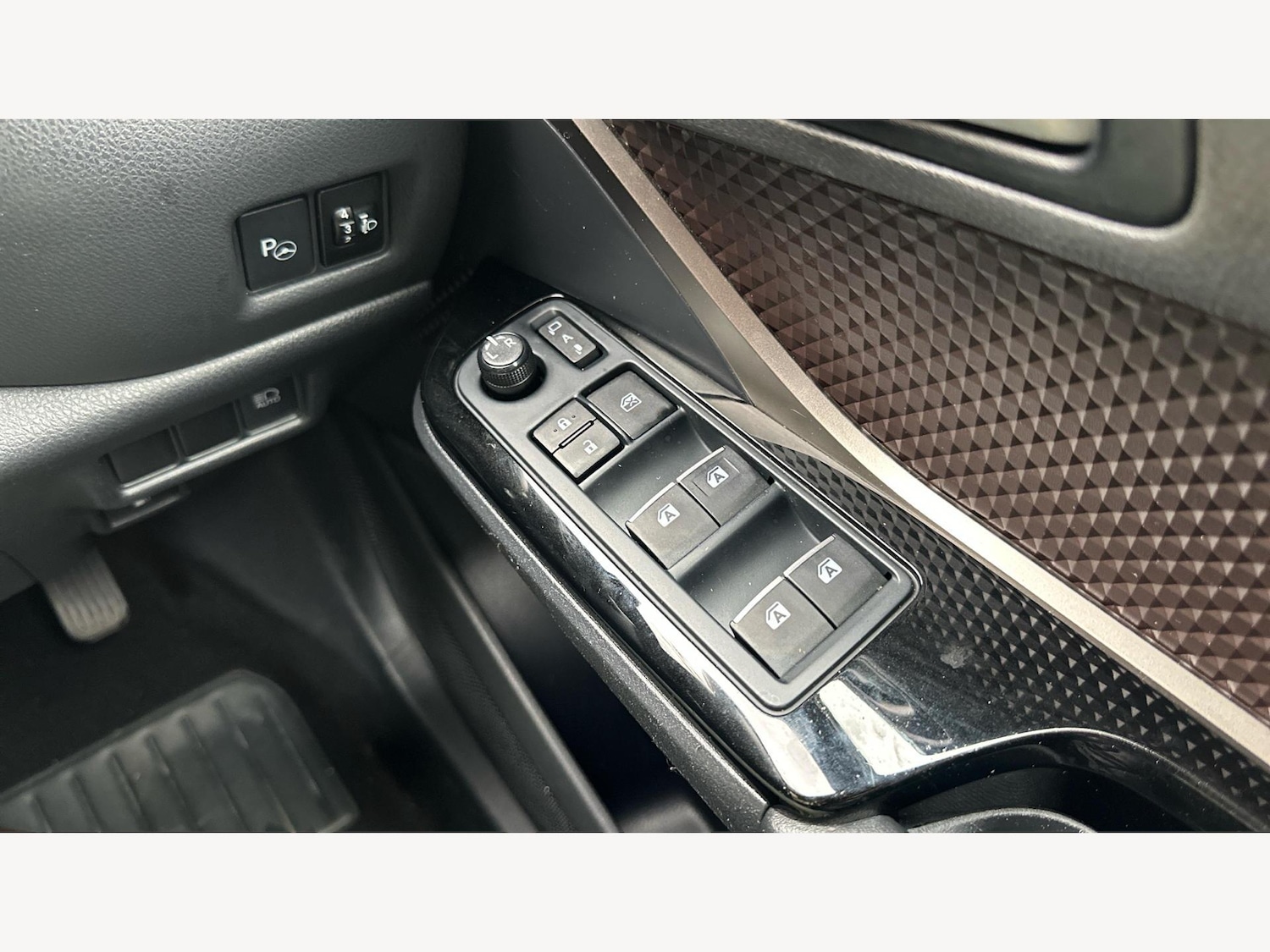 Used Toyota C-HR 2019 for sale - 76457014: Photo 30