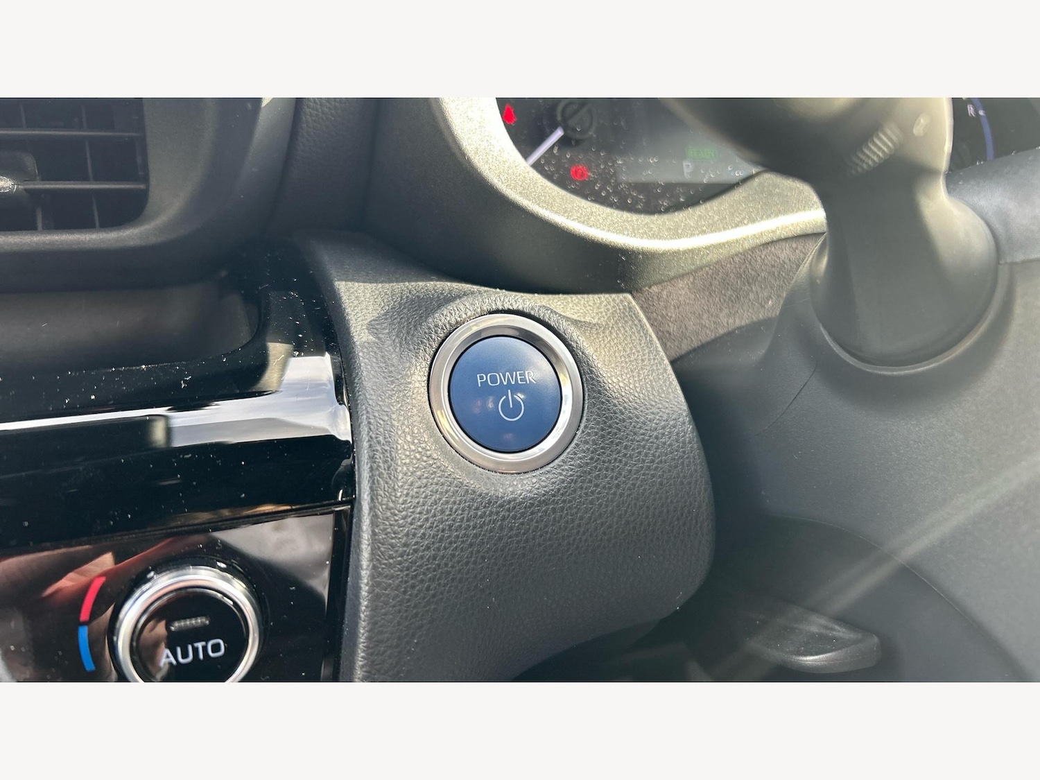 Used Toyota Yaris Cross 2023 for sale - 76855739: Photo 32