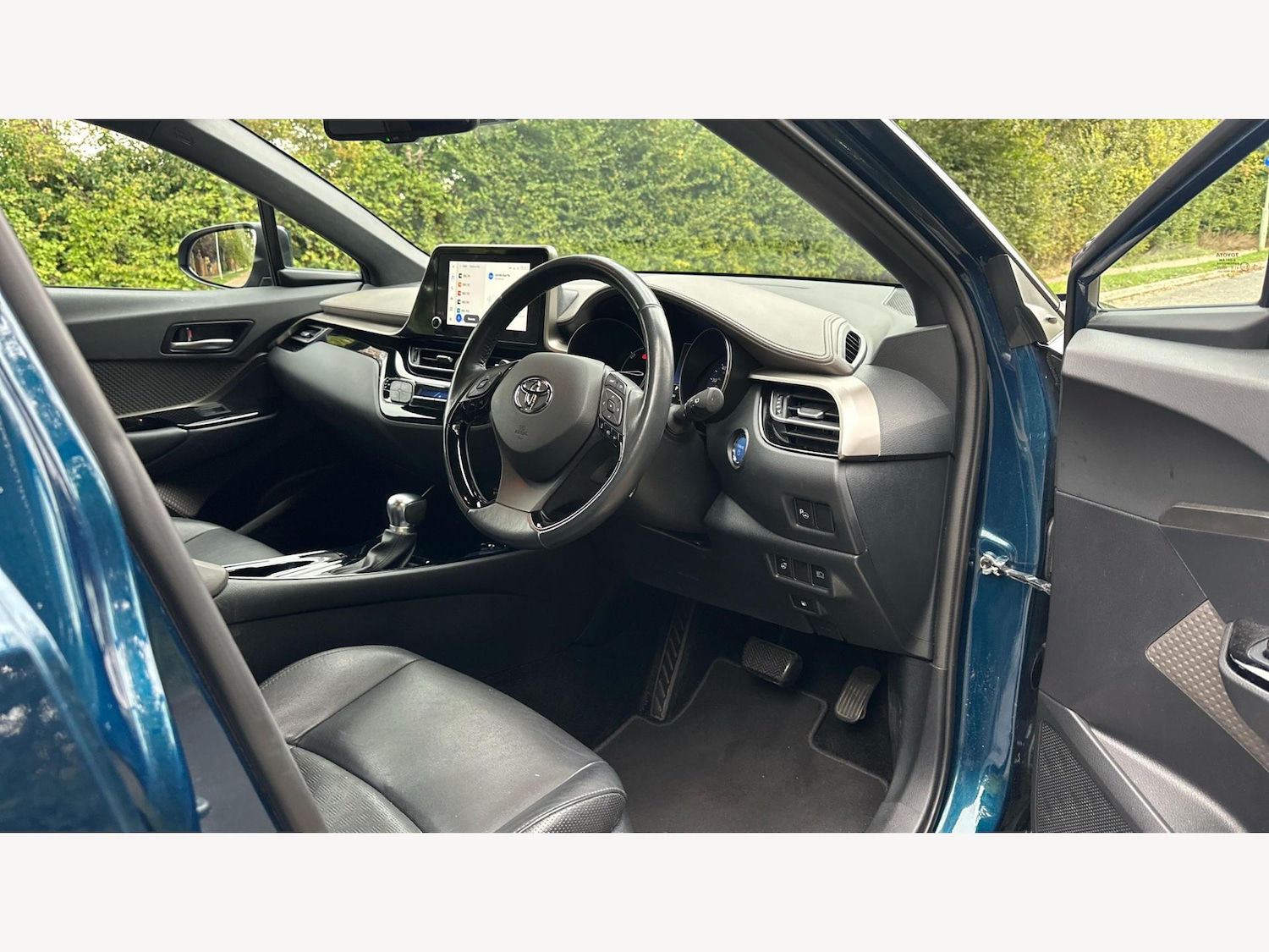 Used Toyota C-HR 2023 for sale - 76094400: Photo 13