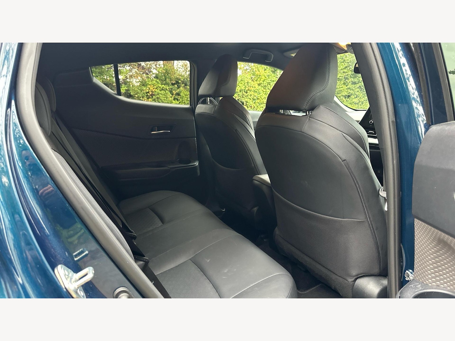 Used Toyota C-HR 2023 for sale - 76094400: Photo 14