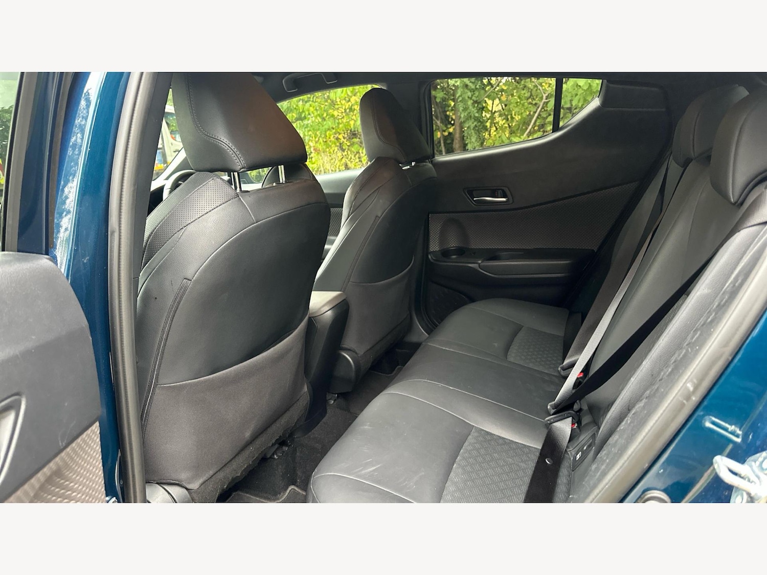 Used Toyota C-HR 2023 for sale - 76094400: Photo 15