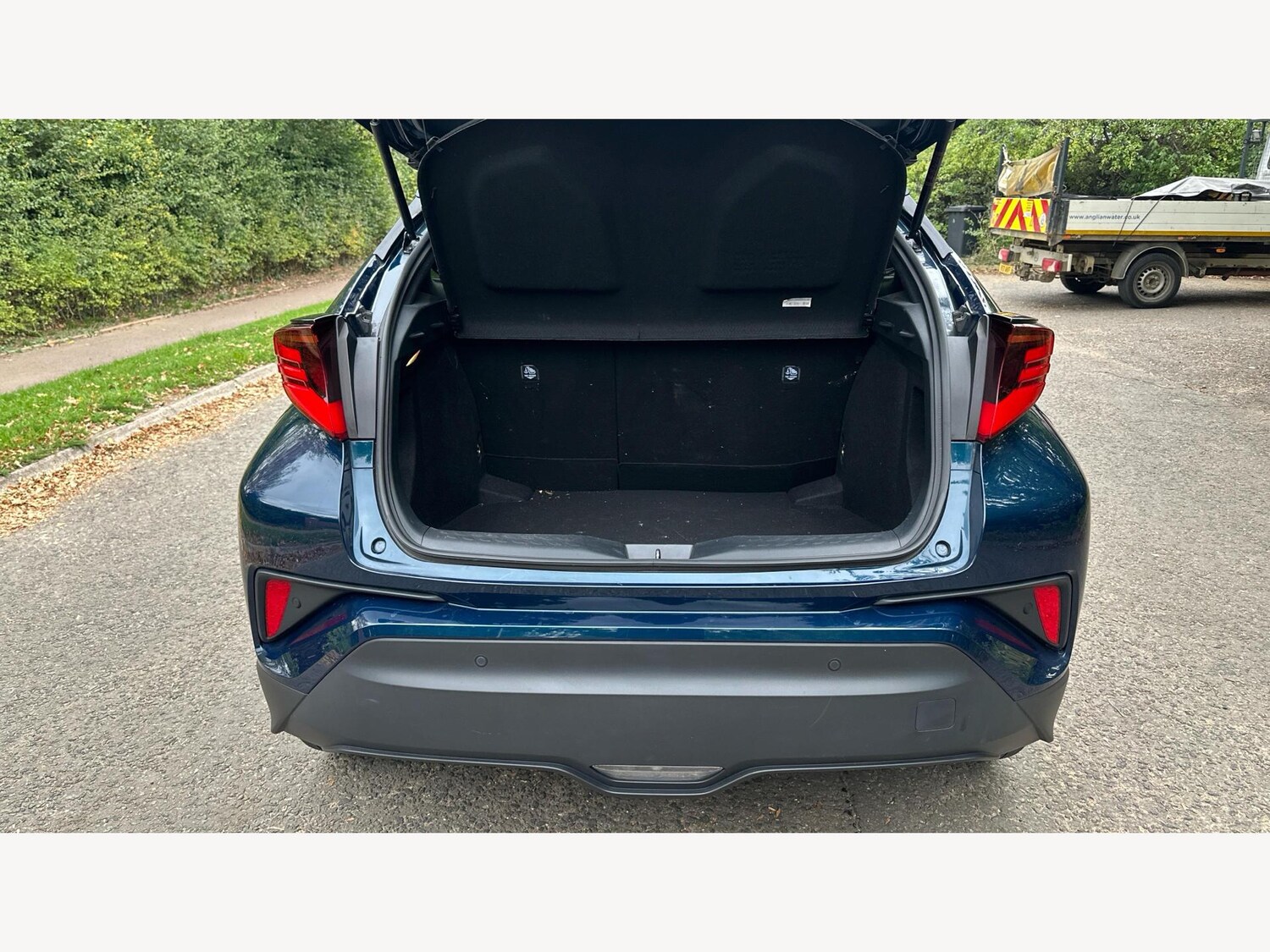 Used Toyota C-HR 2023 for sale - 76094400: Photo 16