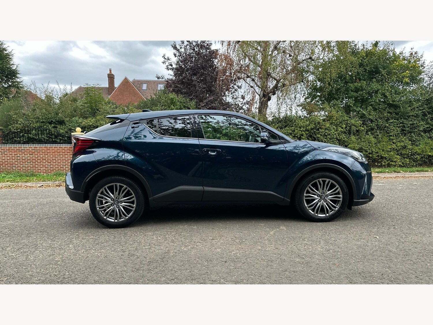 Used Toyota C-HR 2023 for sale - 76094400: Photo 18