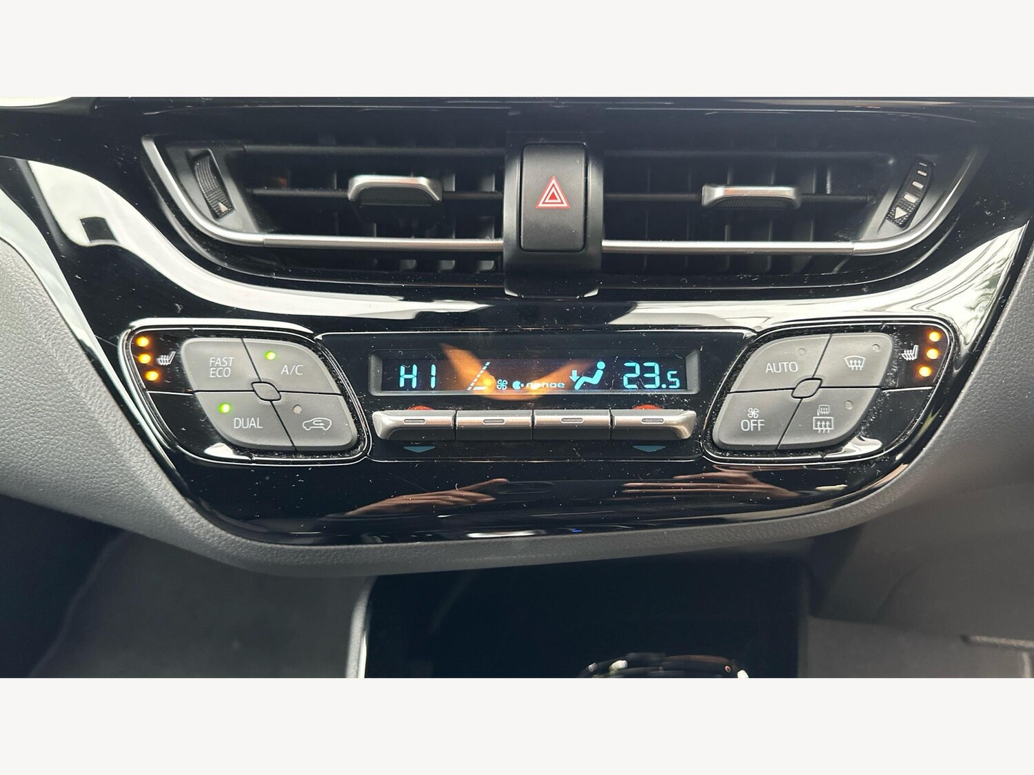 Used Toyota C-HR 2023 for sale - 76094400: Photo 22