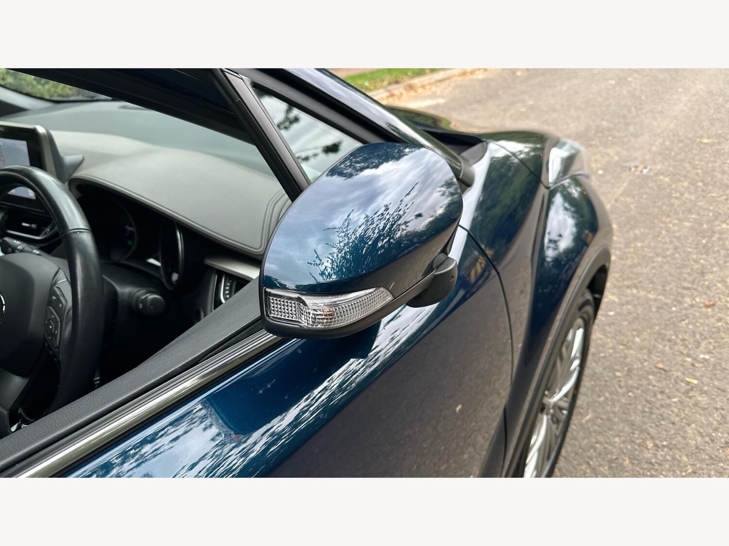 Used Toyota C-HR 2023 for sale - 76094400: Photo 23