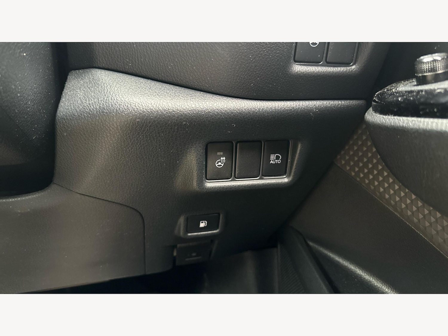 Used Toyota C-HR 2023 for sale - 76094400: Photo 32