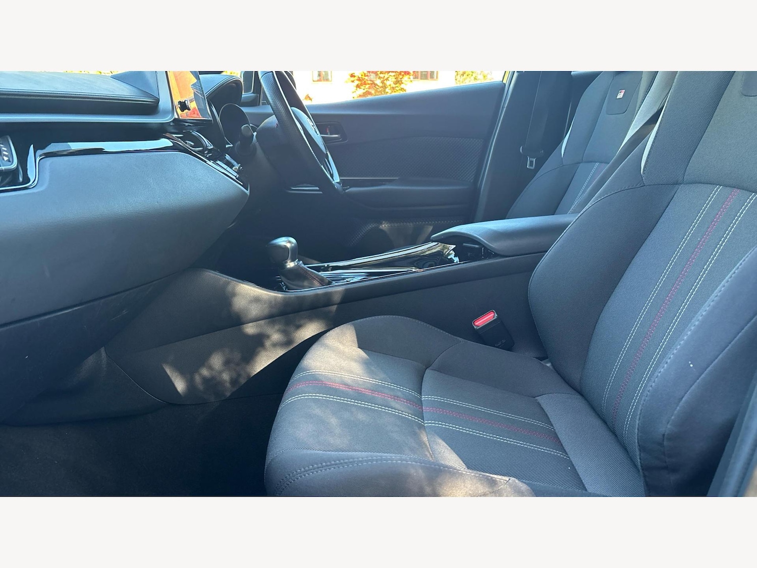 Used Toyota C-HR 2022 for sale - 76608563: Photo 12