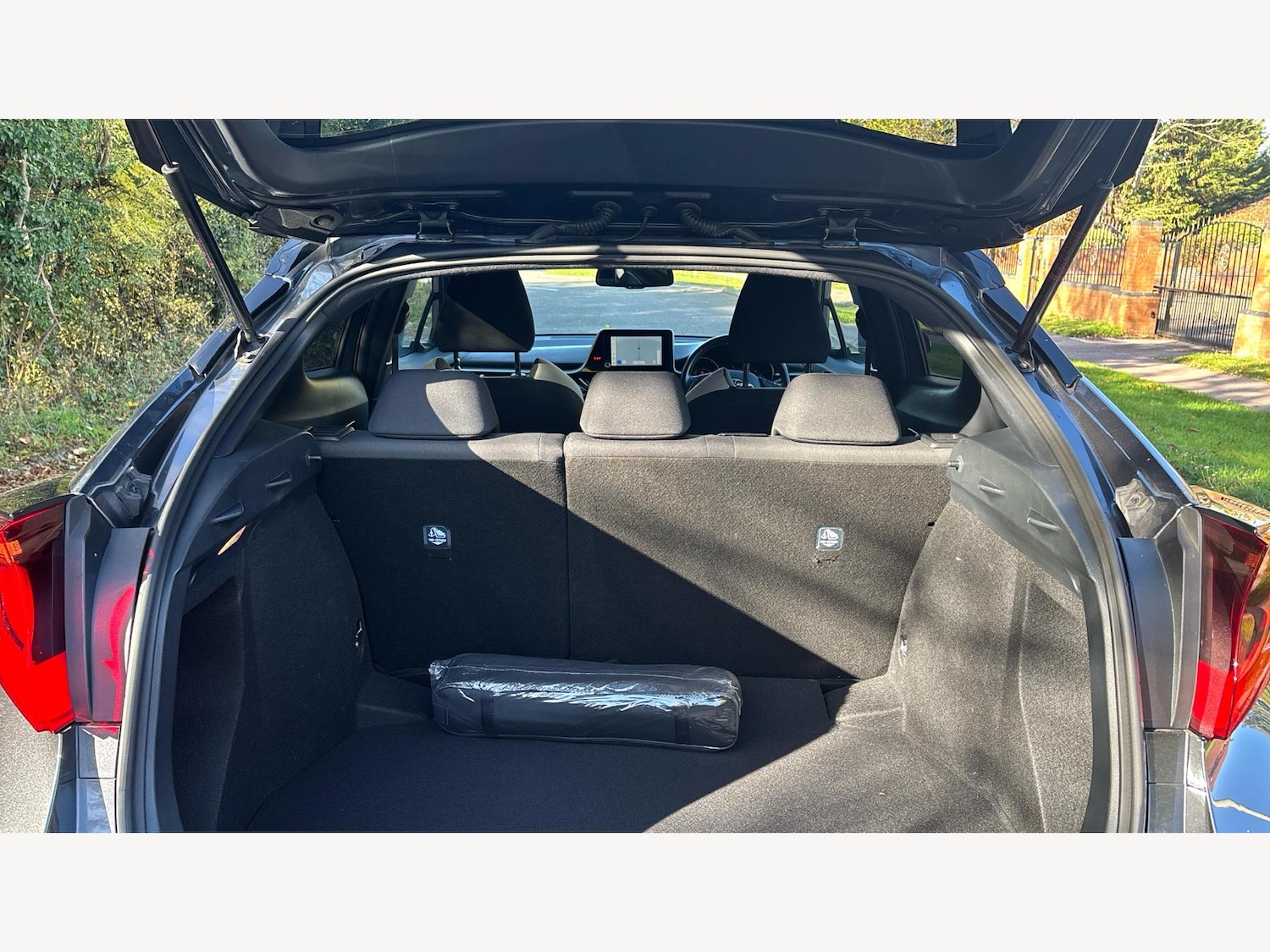 Used Toyota C-HR 2022 for sale - 76608563: Photo 16