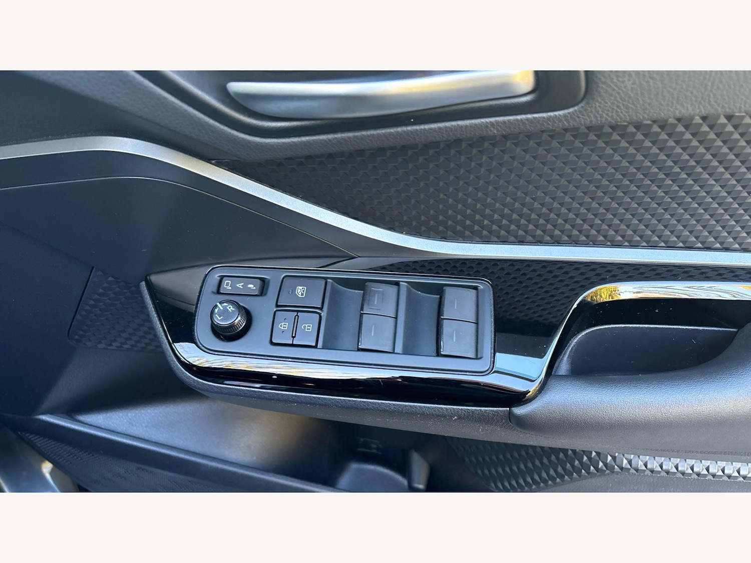 Used Toyota C-HR 2022 for sale - 76608563: Photo 31