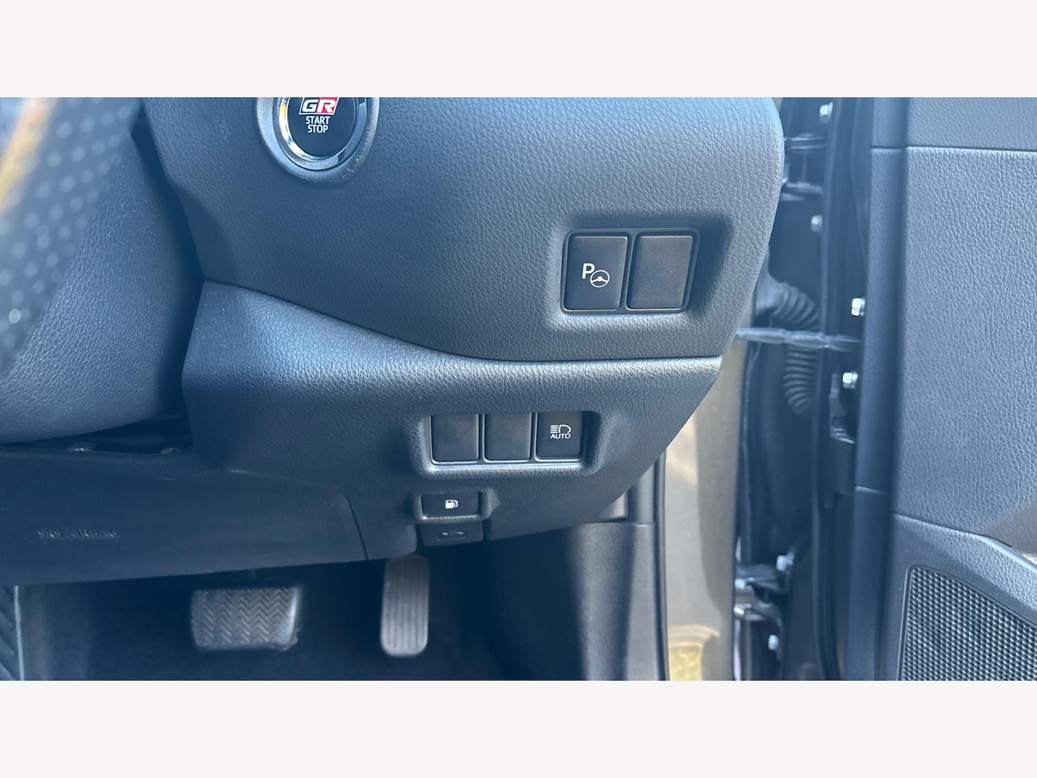 Used Toyota C-HR 2022 for sale - 76608563: Photo 32