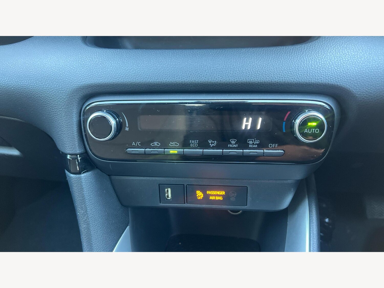 Used Toyota Yaris for sale - 76633056: Photo 32