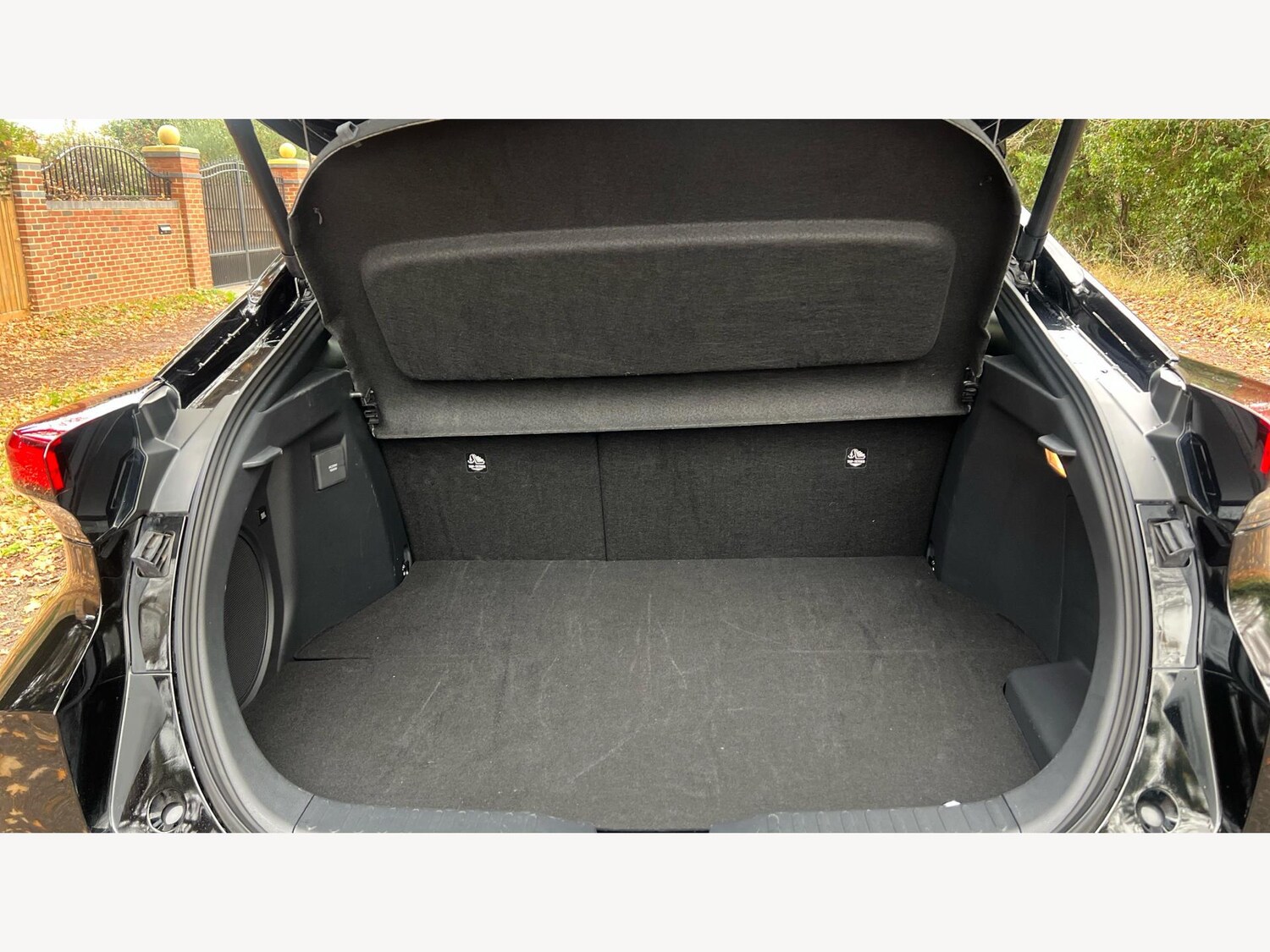 Used Toyota C-HR 2024 for sale - 76671483: Photo 16