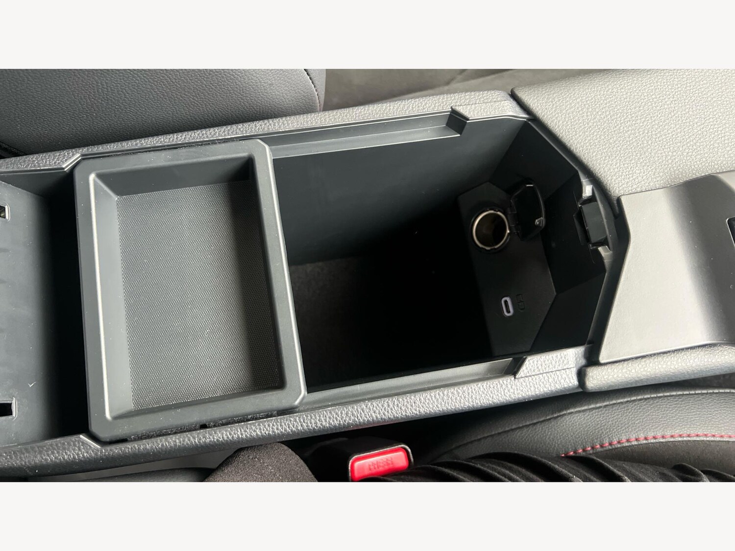 Used Toyota C-HR 2024 for sale - 76671483: Photo 29