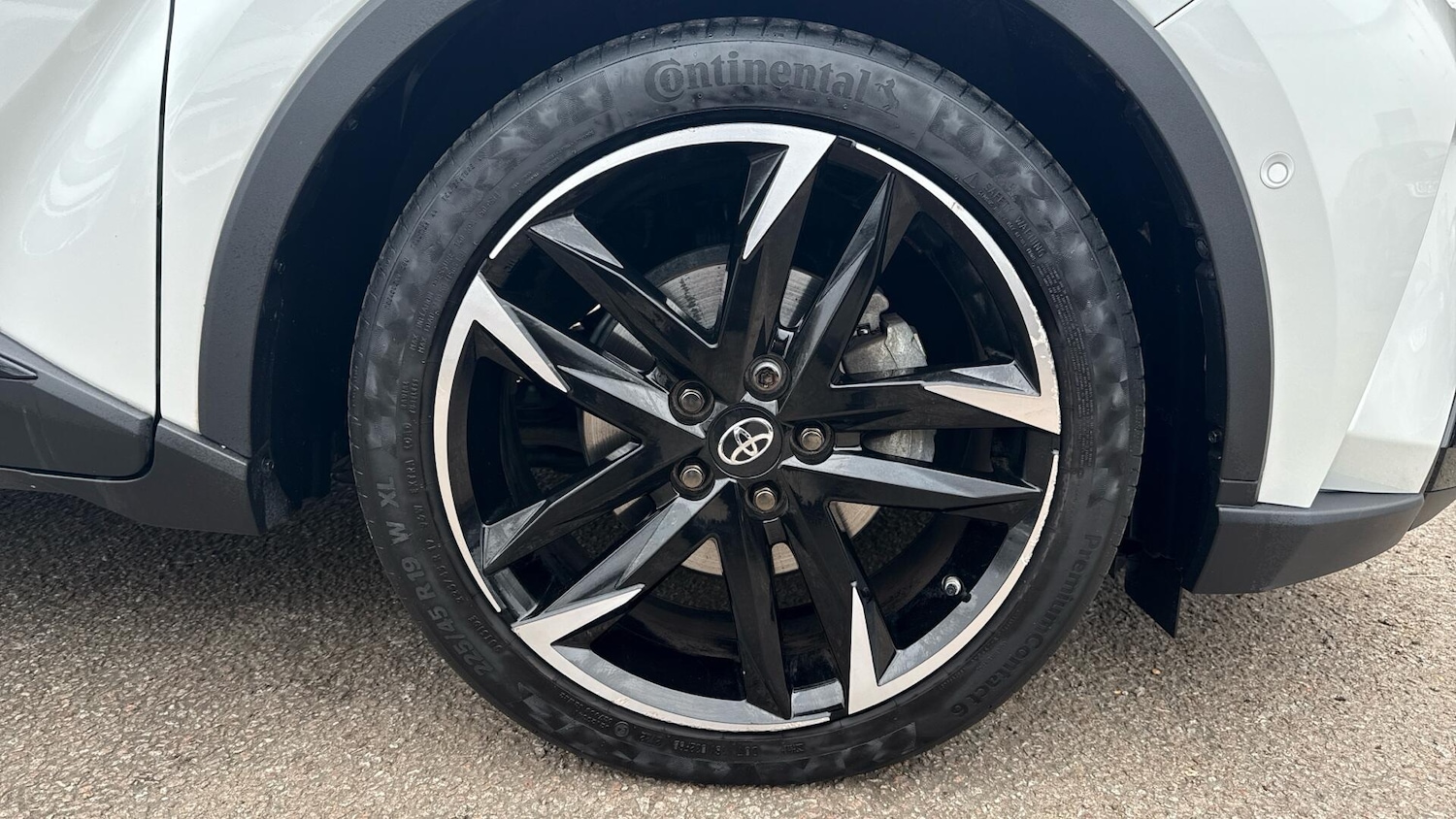 Used Toyota C-HR for sale - 77625021: Photo 39