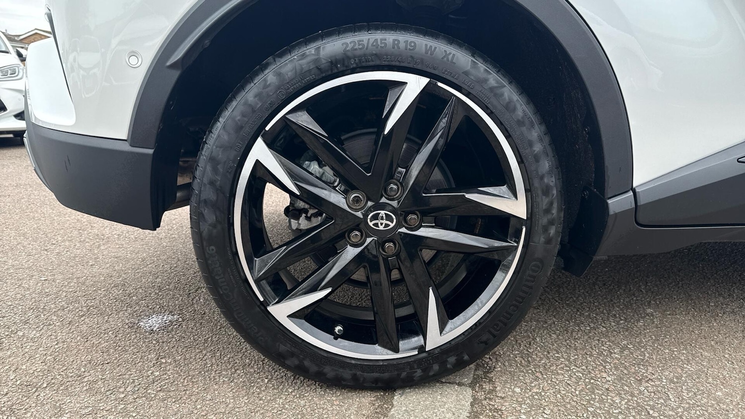 Used Toyota C-HR for sale - 77625021: Photo 40