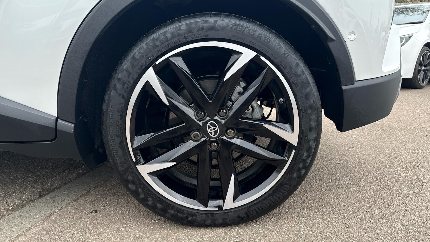 Used Toyota C-HR for sale - 77625021: Photo 42