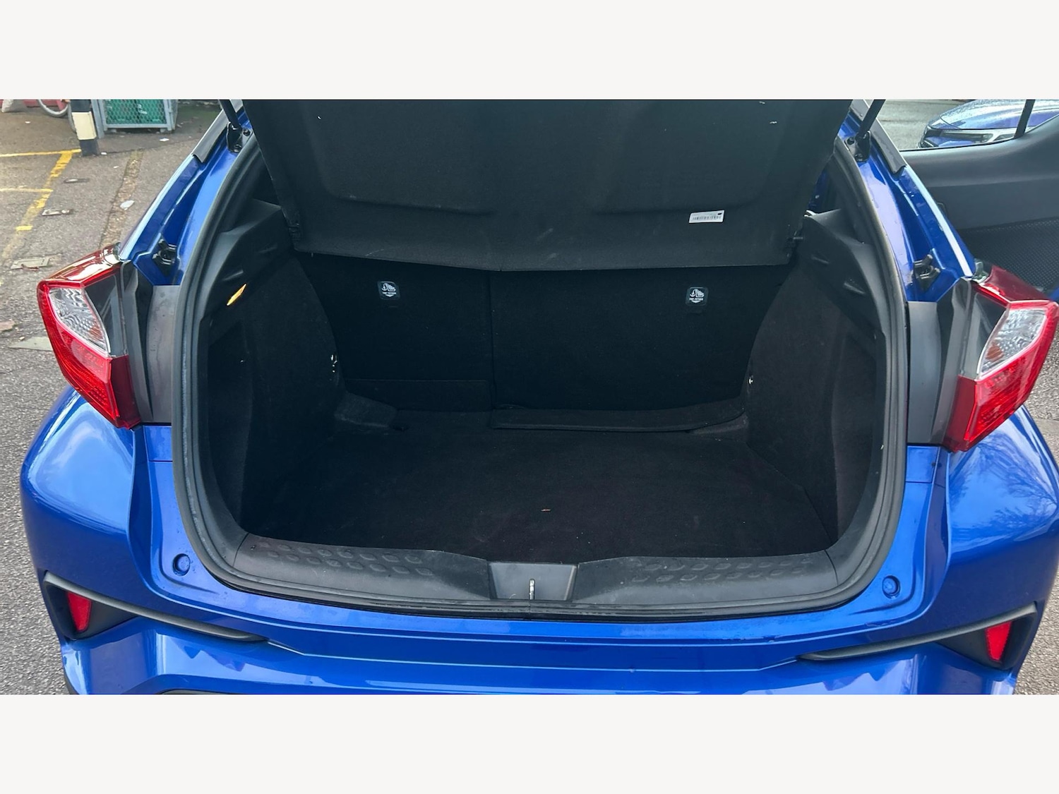 Used Toyota C-HR 2018 for sale - 76667125: Photo 16