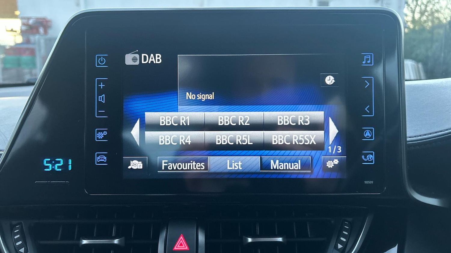 Used Toyota C-HR 2018 for sale - 76667125: Photo 40