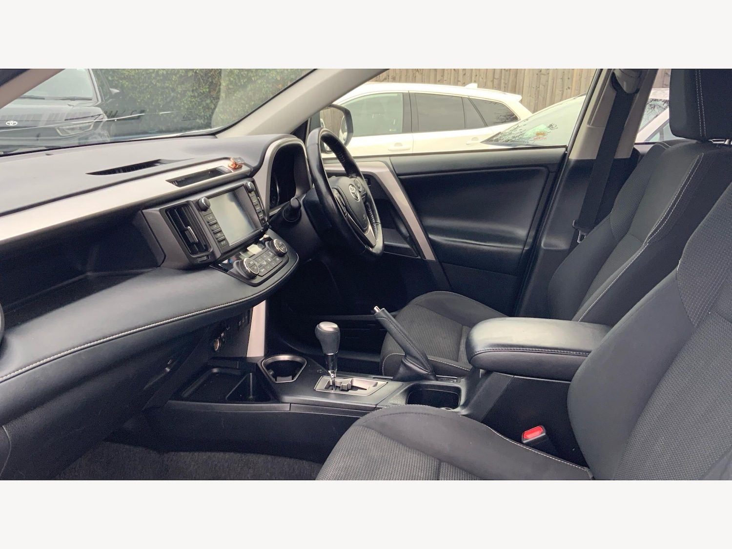 Used Toyota RAV4 2018 for sale - 77794120: Photo 12