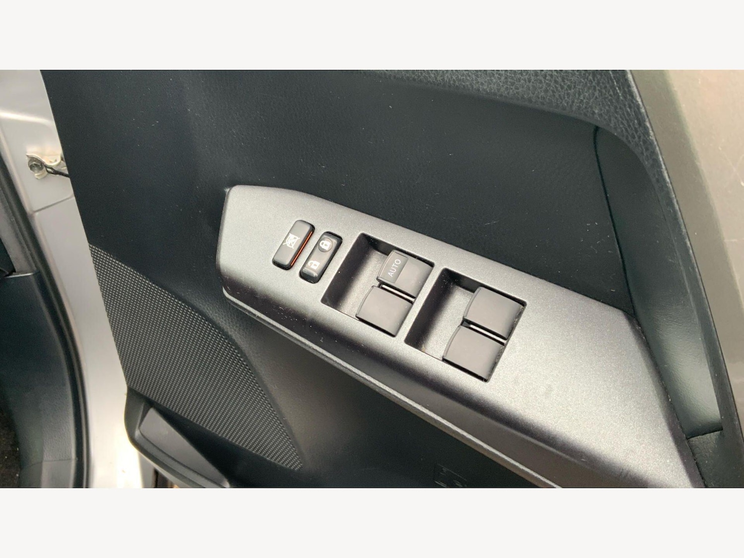 Used Toyota RAV4 2018 for sale - 77794120: Photo 28