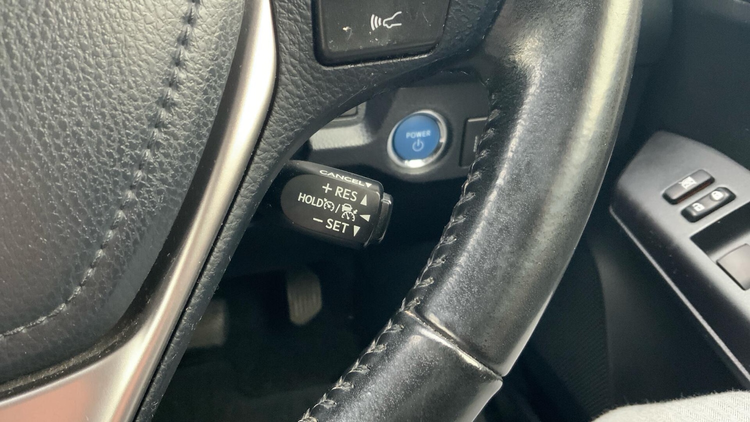 Used Toyota RAV4 2018 for sale - 77794120: Photo 32