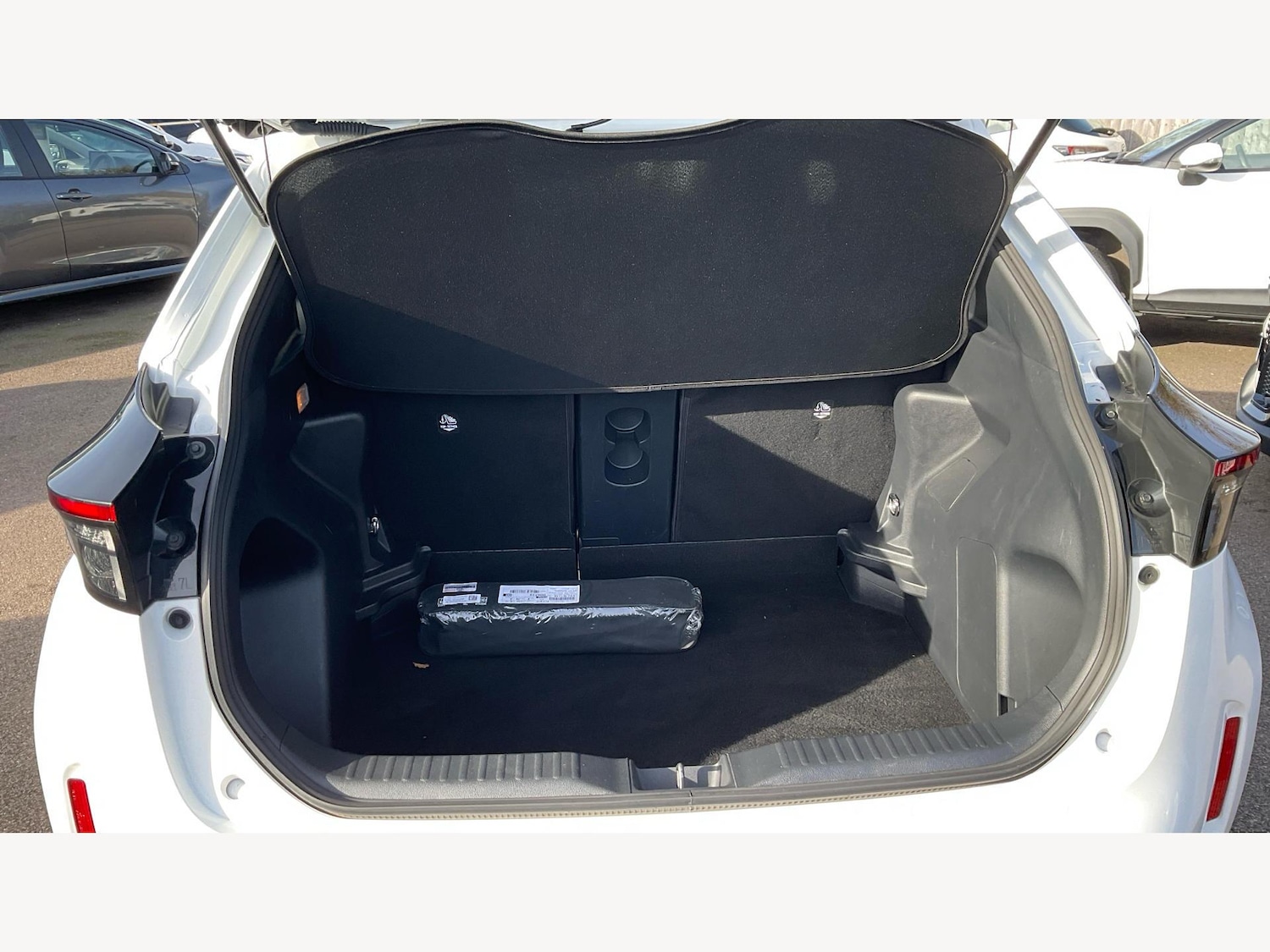 Used Toyota Yaris Cross 2023 for sale - 77612564: Photo 16